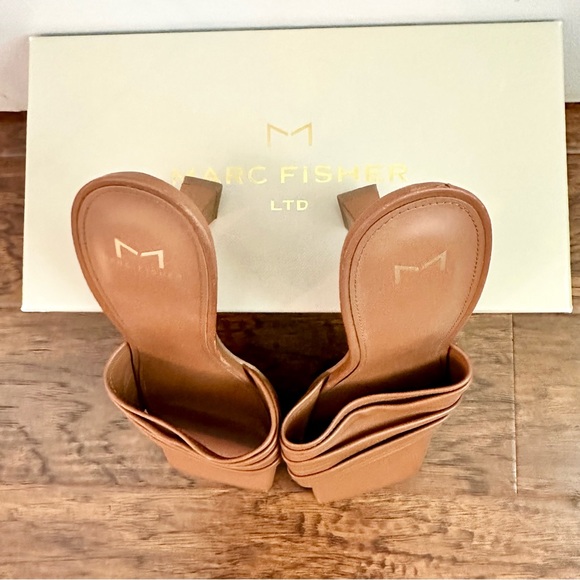 Marc Fisher LTD Caleno Sandal - Picture 6 of 6